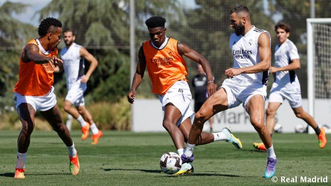 Benzema y Tchouaméni, en una sesión del Real Madrid (Foto: RM).