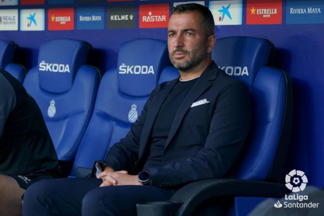 Diego Martínez, antes del Espanyol-Rayo (Foto: LaLiga).