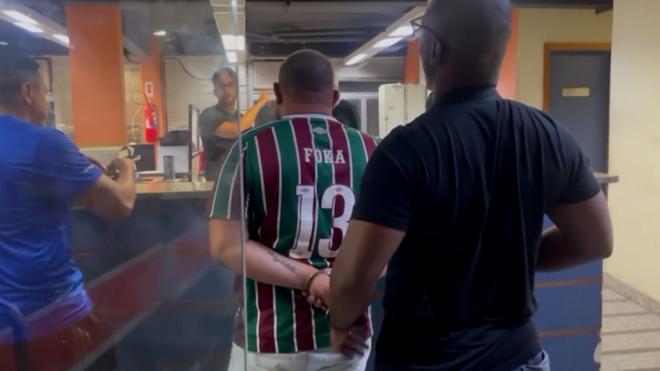 El narco Foka, se fue detenido de Maracaná tras acudir a ver el partido de su equipo con una camiseta con su nombre.