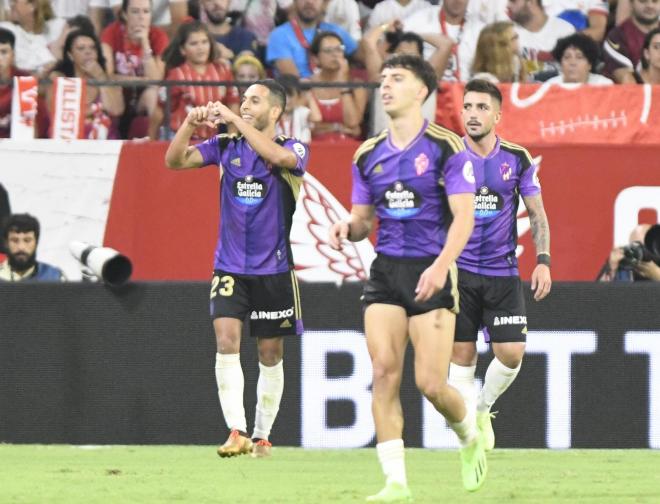 Celebración del gol de Anuar durante el Sevilla-Real Valladolid (Foto: Kiko Hurtado).