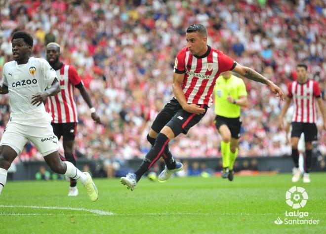 Chut de Berenguer en el gol ante el Valencia (Foto: LaLiga)