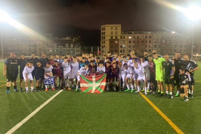 El Real Madrid ganó en la final a la Real Sociedad el II Torneo Cadete Novadiet de la SD Indautxu.