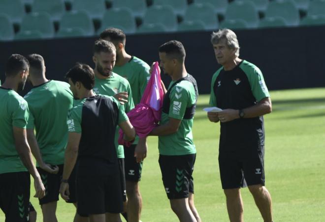 Pellegrini, en un entrenamiento reciente con el Betis (Foto: Kiko Hurtado).