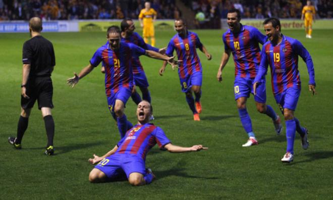 Juanlu celebra un gol del Levante contra el Motherwell.