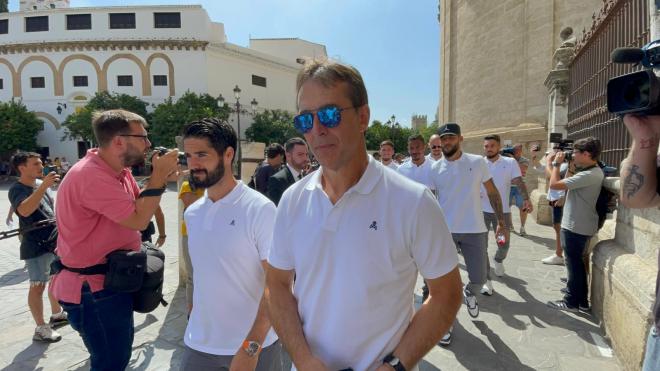 Lopetegui, en su llegada a La Catedral (Foto: Kiko Hurtado).