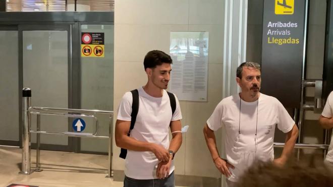 El portugués André Almeida llega a Valencia para cerrar su fichaje
