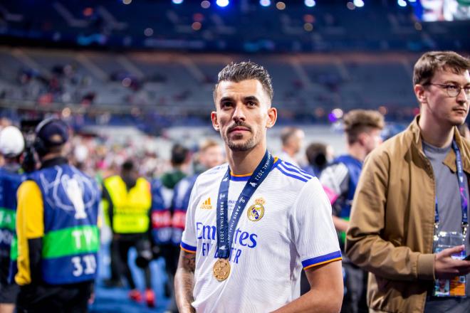 Dani Ceballos, tras la 14º Champions League lograda por el Real Madrid (Foto: Cordon Press).