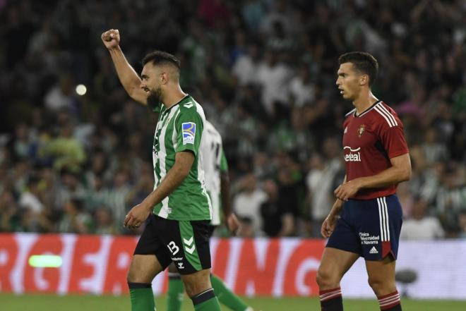 Borja Iglesias celebra su gol ante Osasuna (Foto: Kiko Hurtado)