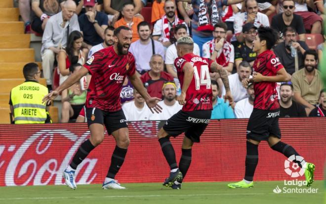 Muriqi celebra su gol con el Mallorca (Foto: LaLiga).