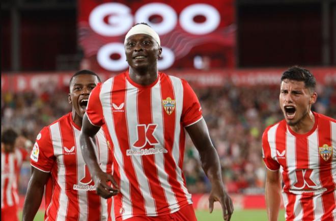 Umar Sadiq celebra su gol en el Almería-Sevilla (Foto: LaLiga).