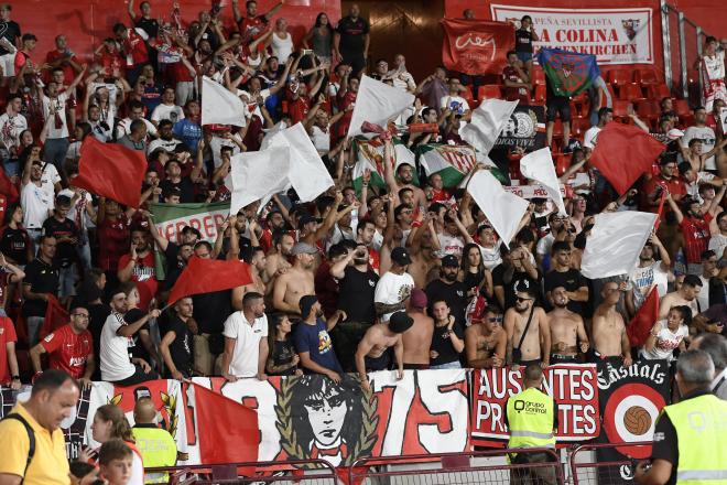 Aficionados del Sevilla en el Power Horse Stadium (Foto: Cordon Press).