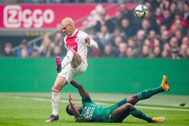 Antony Matheus, en el radar de Florentino Pérez, en un partido del Ajax (FOTO: Cordón Press).