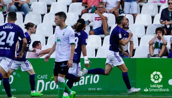 Borja Bastón celebra el tanto en El Sardinero. (Foto: LaLiga)