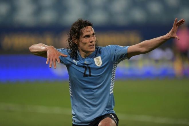 Cavani celebra un gol con Uruguay.