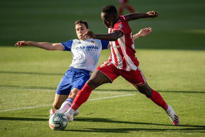 Arvin Appiah, durante un Real Zaragoza-Almería (Foto: Daniel Marzo).