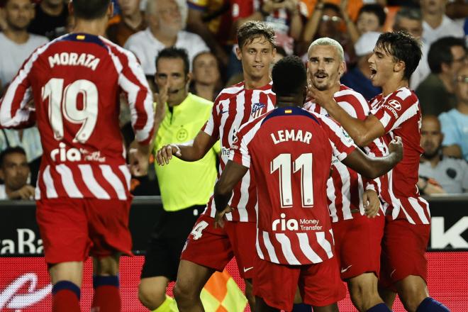 Los jugadores del Atlético de Madrid celebran el gol de Griezmann (Foto: EFE).