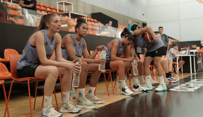 Rubén Burgos da luz verde a la temporada del Valencia Basket Femenino