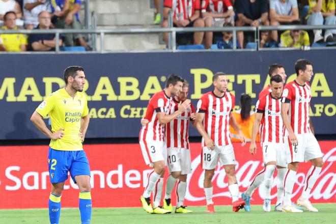 Festejo del Athletic Club ante el Cádiz CF en el Nuevo Mirandilla. (Foto: Cristo García).