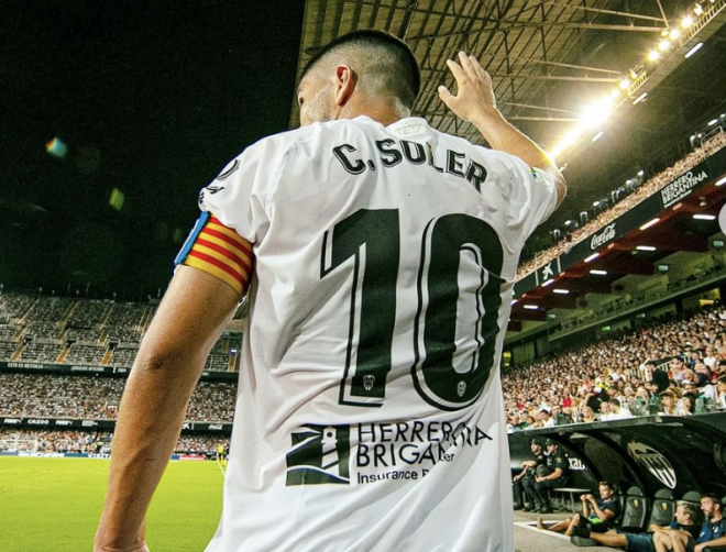 Carlos Soler, en su último partido, jugó con Diego López.