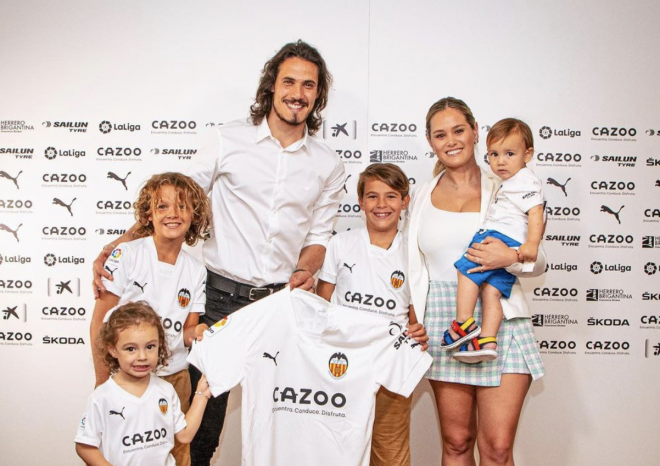 Cavani y su familia en Mestalla