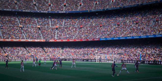 El Camp Nou de Barcelona durante un partido.