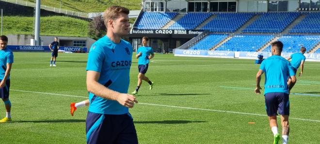 Primer entrenamiento de Sorloth en Zubieta en su vuelta a la Real (Foto: DMQ Real Sociedad).