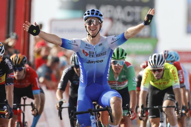 Kaden Groves celebra su victoria en la 11ª etapa de La Vuelta a España 2022 (Foto: EFE).