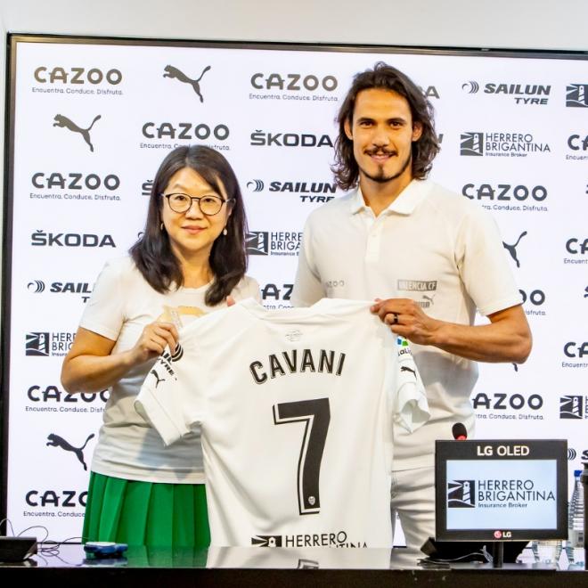 La presentación de Cavani con el Valencia (Foto: VCF)