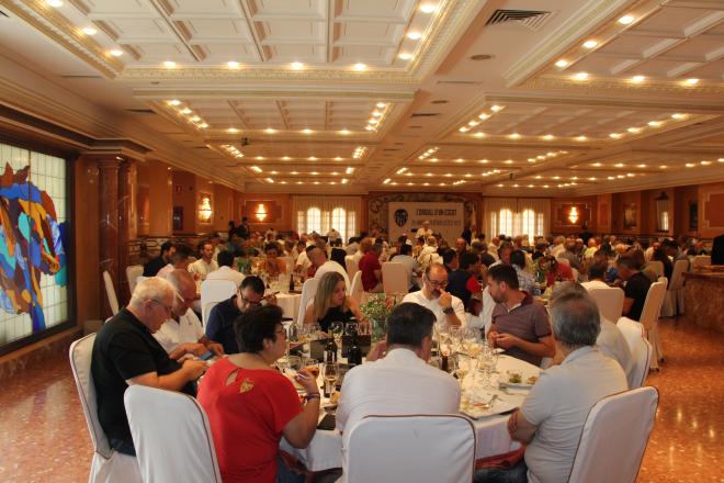 Comida de los veteranos dónde se anunció el partido del centenario del Mestalla.