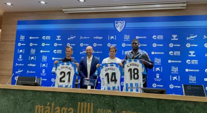 Fran Villalba, Hervías y N'Diaye junto a Manolo Gaspar en su presentación (Foto: María Naranjo).