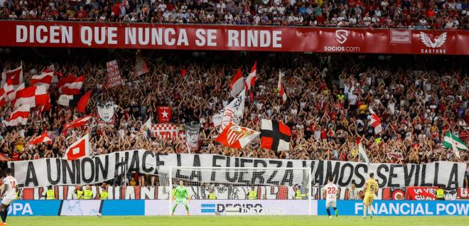 El mensaje de los Biris a la afición del Sevilla (Foto: Kiko Hurtado)