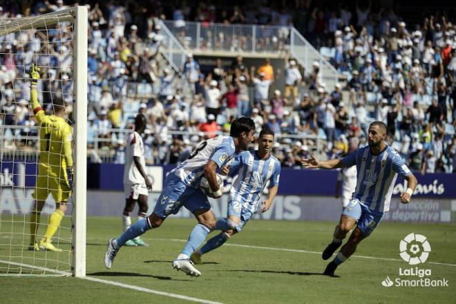 Escassi, Rubén y Fran Sol celebran el gol al Albacete (Foto: LaLiga).