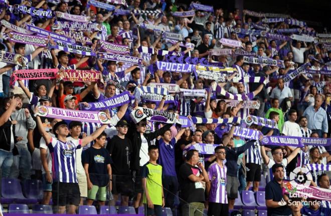 La afición del Real Valladolid ante el Almería (Foto: LaLiga)