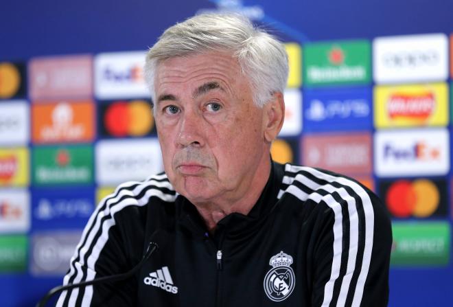 Carlo Ancelotti, en sala de prensa antes del Celtic-Real Madrid (Foto: Cordon Press).