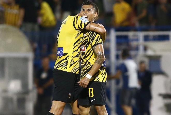 Orbelín Pineda celebra un gol con el AEK de Atenas (Foto: Orbelín Pineda).