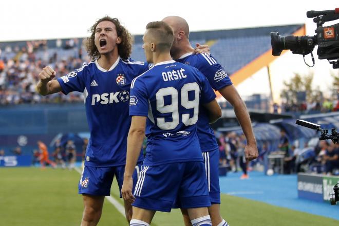 Celebración del Dinamo de Zagreb ante el Chelsea (Foto: Cordon Press).
