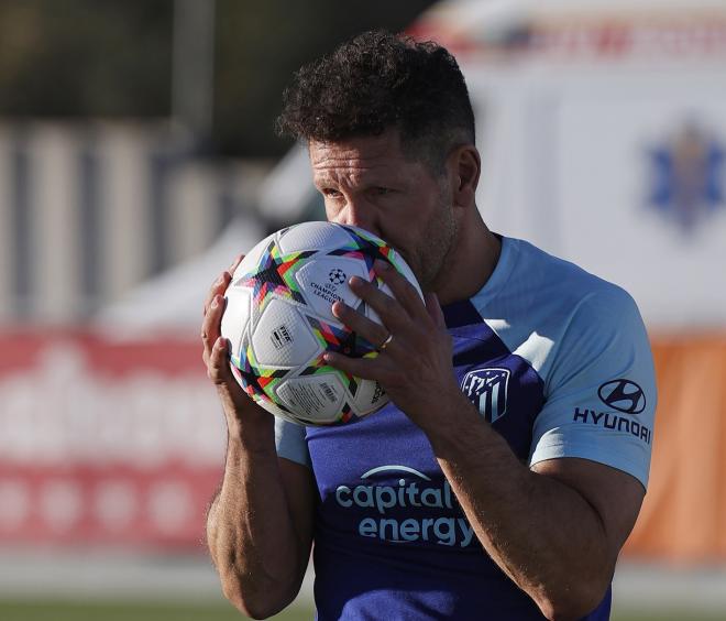 Diego Pablo Simeone, en una sesión del Atlético de Madrid (Foto: ATM).