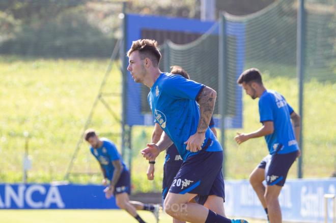 Max Svensson entrenando en Abegondo (Foto: RCD)