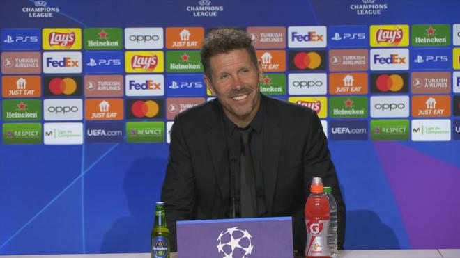 Simeone en rueda de prensa.