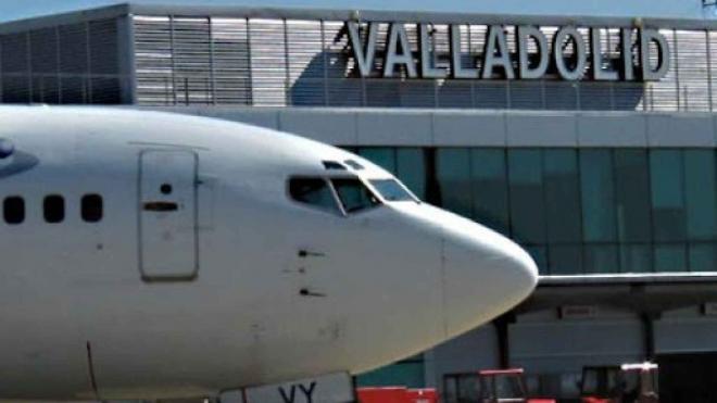 Un avión, en el Aeropuerto de Villanubla, en Valladolid.