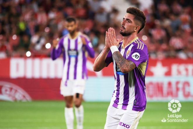 Monchu pide disculpas en la celebración de su gol en el Girona-Valladolid (Foto: LaLiga)