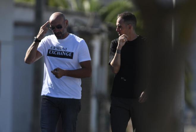 Monchi y Navarro, en la sesión del Sevilla (Foto: Kiko Hurtado).