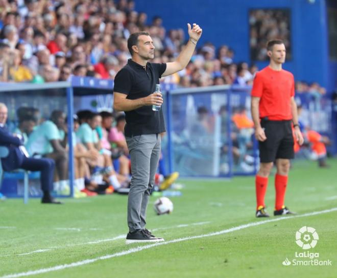 Juan Carlos Carcedo, durante el Ponferradina-Real Zaragoza (Foto: LaLiga).