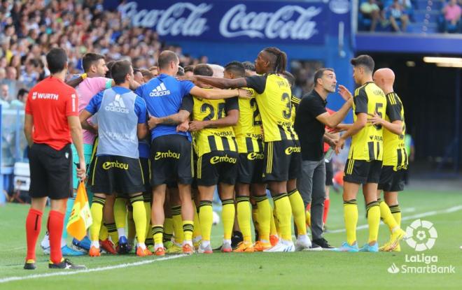 Celebración del gol de Giuliano Simeone durante el Ponferradina-Real Zaragoza (Foto: LaLiga).