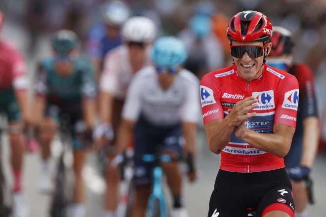 Evenepoel, en la última etapa de La Vuelta: Alejando Valverde se rinde a él (Foto: EFE).