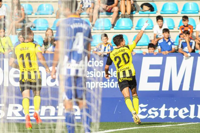 Giuliano Simeone celebra su gol a la Ponferradina (Foto: Real Zaragoza).