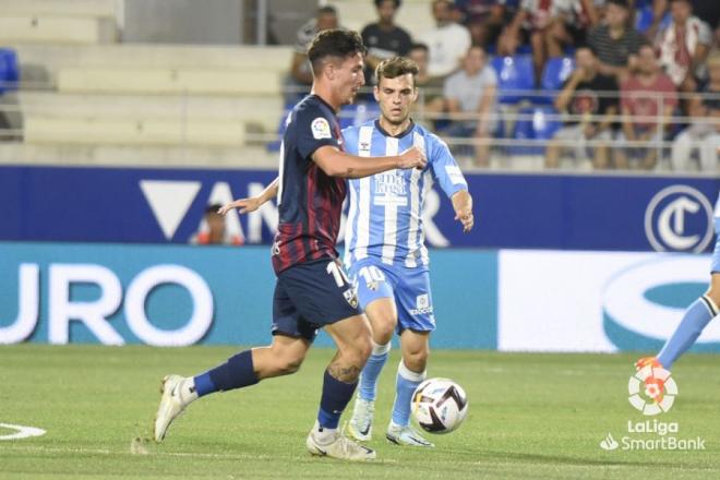 Febas, en un lance del Huesca-Málaga (Foto: LaLiga).