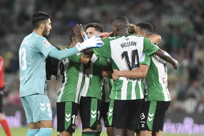 Los jugadores del Real Betis celebrando un triunfo