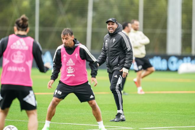 Coudet dando instrucciones en Afouteza (Foto: RC Celta).