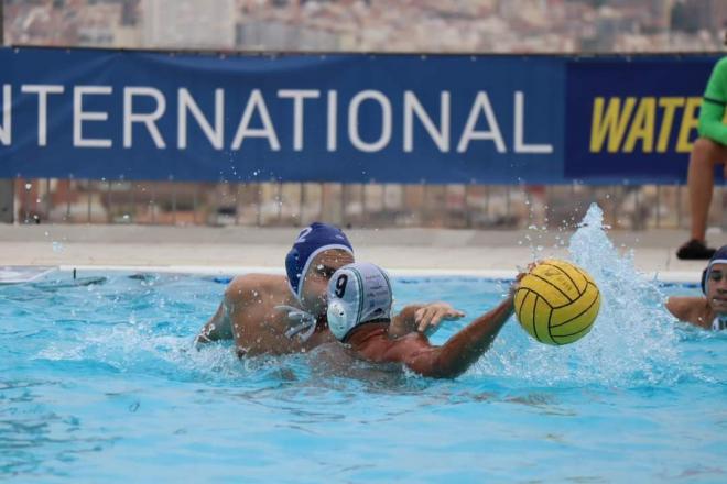 Uno de los partidos del Waterpolo Málaga en la Barcelona International Waterpolo Cup.